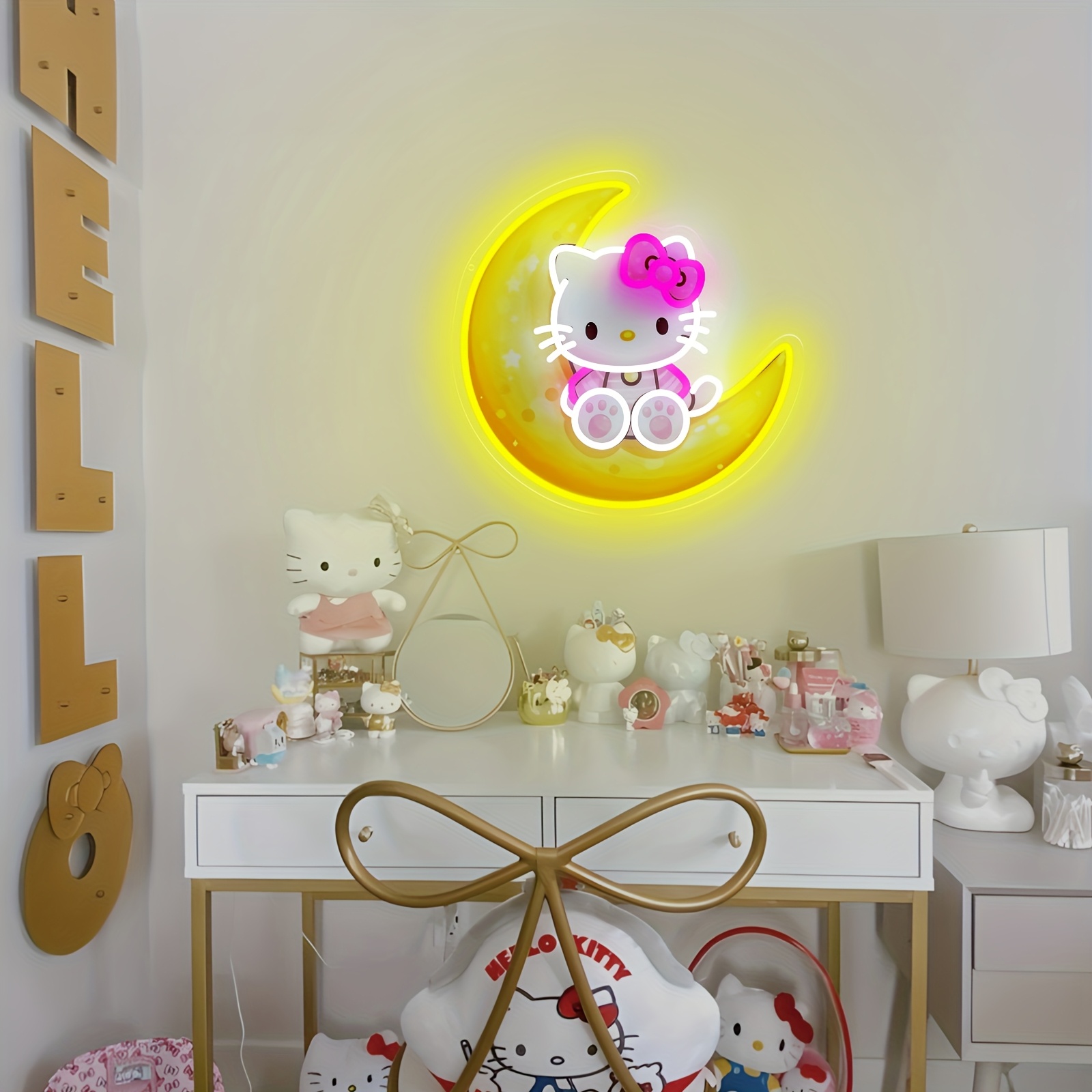 Hello Kitty on Moon Yellow Cut - Lighting Room Decor Items のレビューと価格